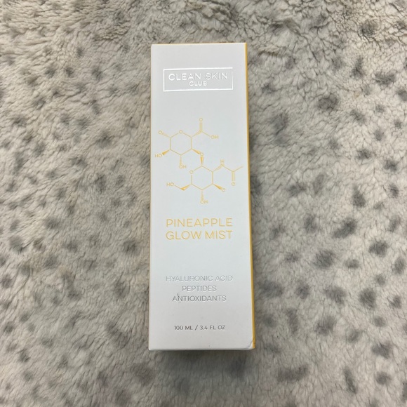 Clean Skin Club Pineapple Glow Mist - Picture 3 of 5